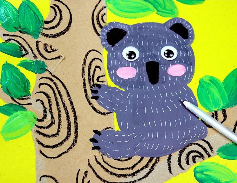 爱爬树的考拉儿童画美术作品